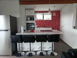 Private kitchen - Self-Contained Spacious Apartment with stunning panoramic views of Christchurch (Christchurch)