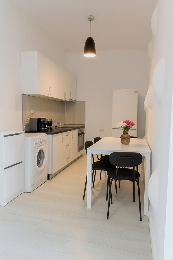 Apartamento, 2 habitaciones, balcón, vistas al jardín | Cocina privada