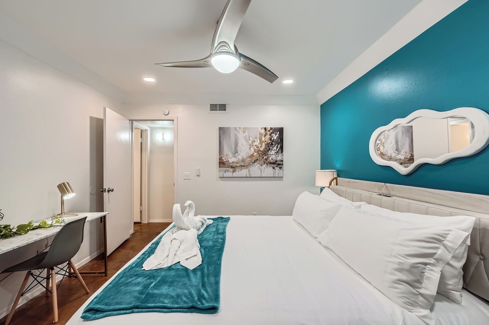 1 chambre, bureau, fer et planche à repasser, Wi-Fi gratuit