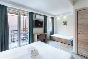 Standard Triple Room, Balcony | Interior detail - Vila Ars (Belgrade)