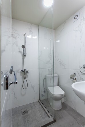 Standard Triple Room, Balcony | Interior detail - Vila Ars (Belgrade)