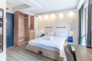 Standard Triple Room, Balcony | Interior detail - Vila Ars (Belgrade)