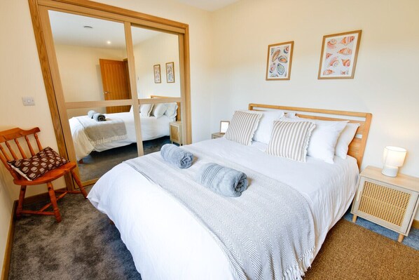 Fer et planche à repasser, Wi-Fi, literie fournie