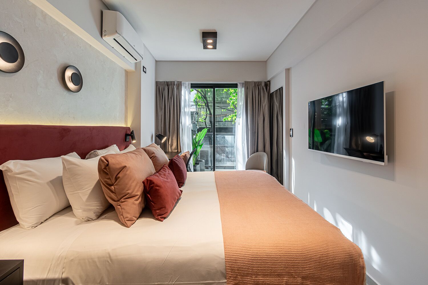 1 多间卧室、办公桌、熨斗/熨衣板、免费 WiFi