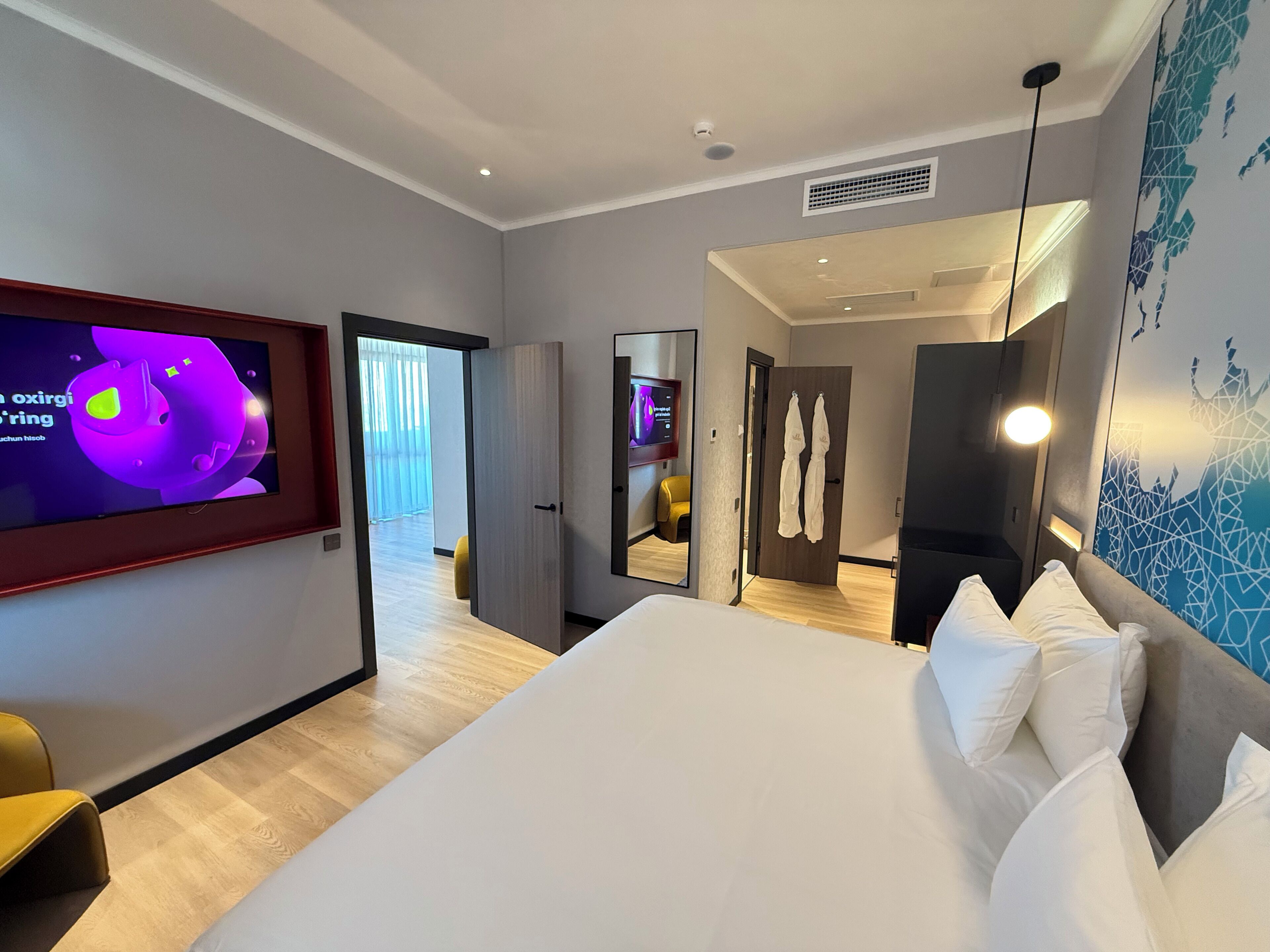 ห้องลักซ์ชัวรี่สวีท, วิวเมือง | ตู้นิรภัยในห้องพัก, ผ้าม่านกันแสง, เตารีด/โต๊ะรีดผ้า, Wi-Fi ฟรี