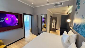 Suíte superluxo, vista para a cidade | Cofres nos quartos, cortinas blackout, ferros/tábuas de passar roupa