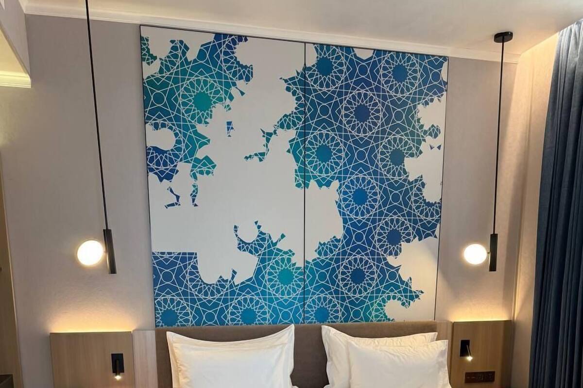 Luxury Suite, City View