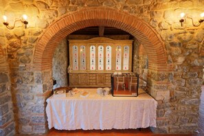 المنشأة من الداخل