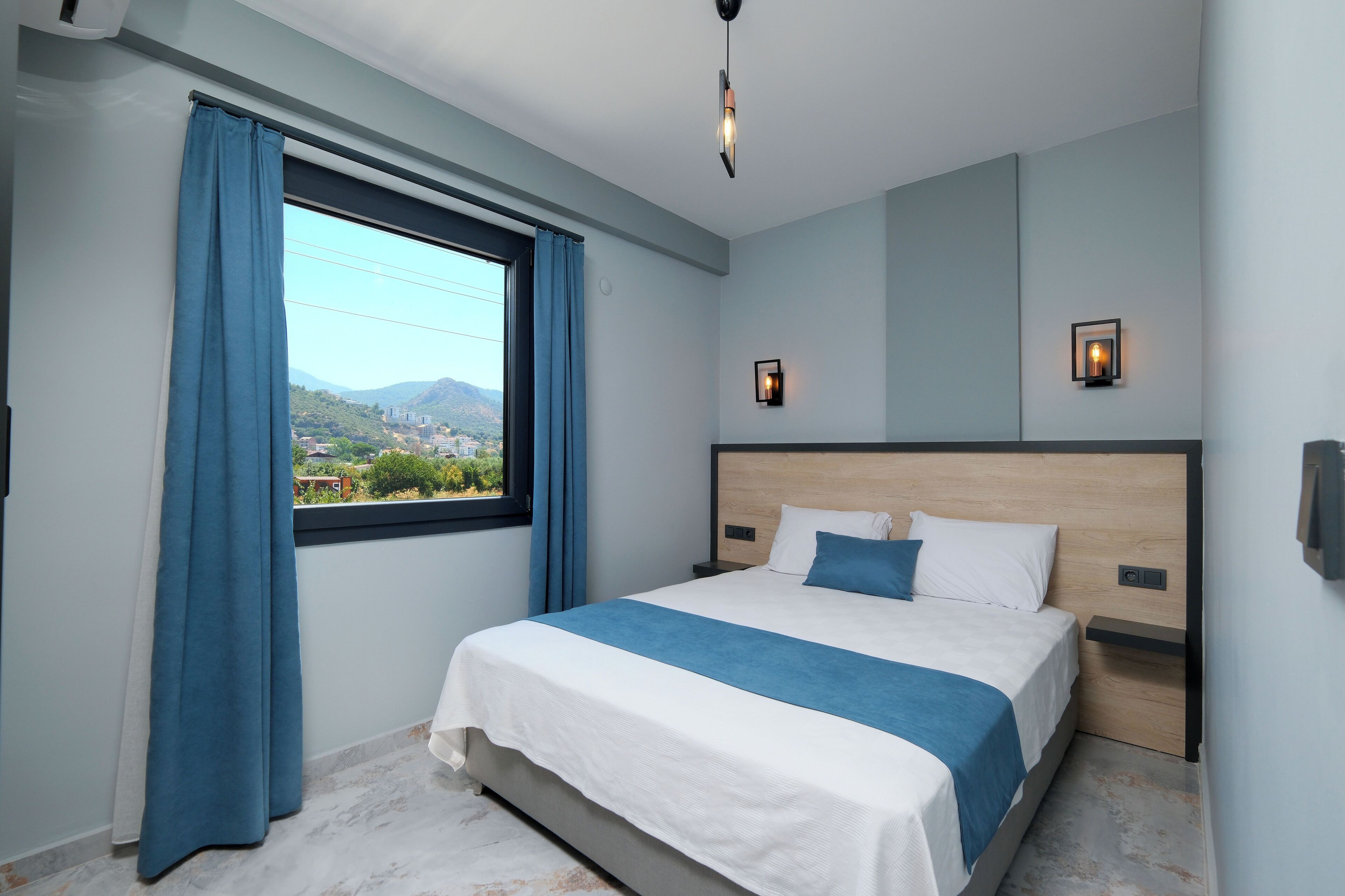 Deluxe Suite, Balcony, Mountain View 101 | Ruang kerja komputer riba, seterika/papan seterika, Wi-fi percuma 