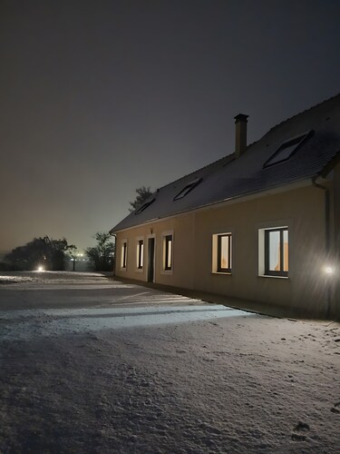 Holiday Home 'Maison De Campagne Brûlon' with Lake View, Private Terrace and Wi-Fi