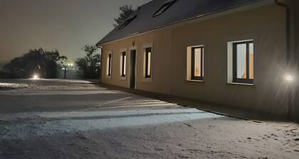 Holiday Home 'Maison De Campagne Brûlon' with Lake View, Private Terrace and Wi-Fi