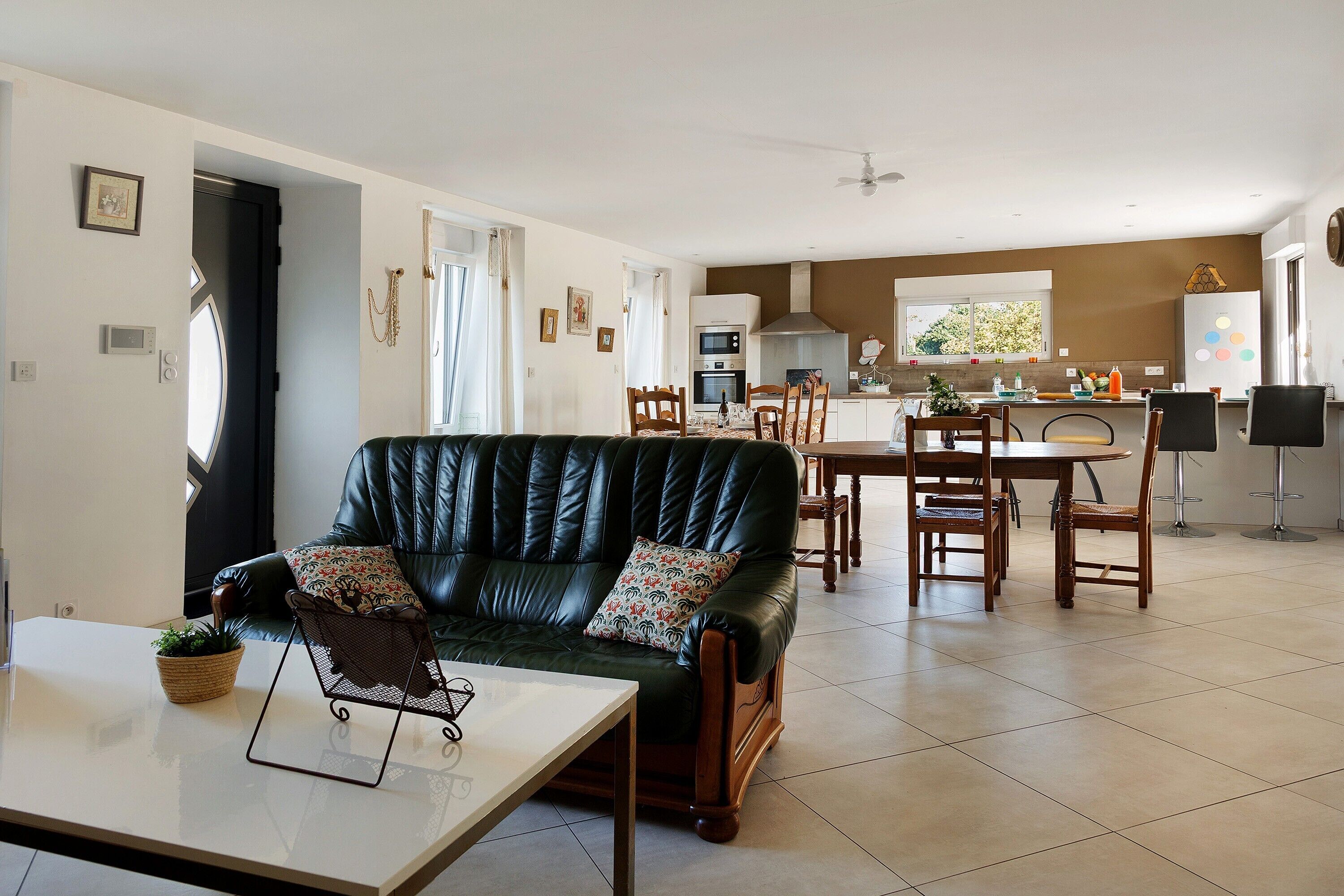 Televisión, chimenea y tenis de mesa 