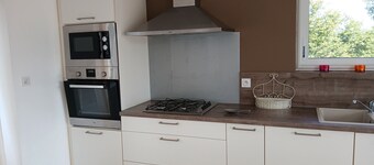 Holiday Home 'Maison De Campagne Brûlon' with Lake View, Private Terrace and Wi-Fi