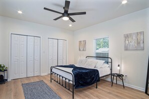 4 chambres, fer et planche à repasser, Wi-Fi, literie fournie