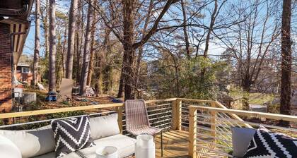 This house is a 3 bedroom(s), 2 bathrooms, located in Decatur, GA.