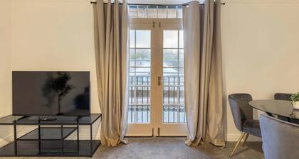 Lovely 2BED Whitehaven Apartment with Sea Views