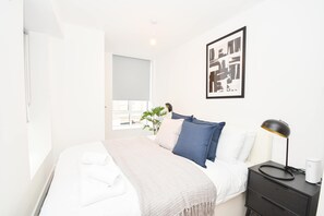 Unclassified image, 4 of 32, button