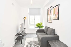 Unclassified image, 5 of 32, button