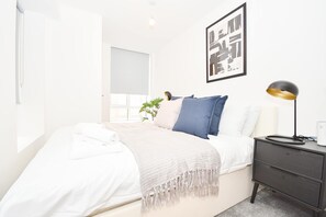 Unclassified image, 5 of 32, button