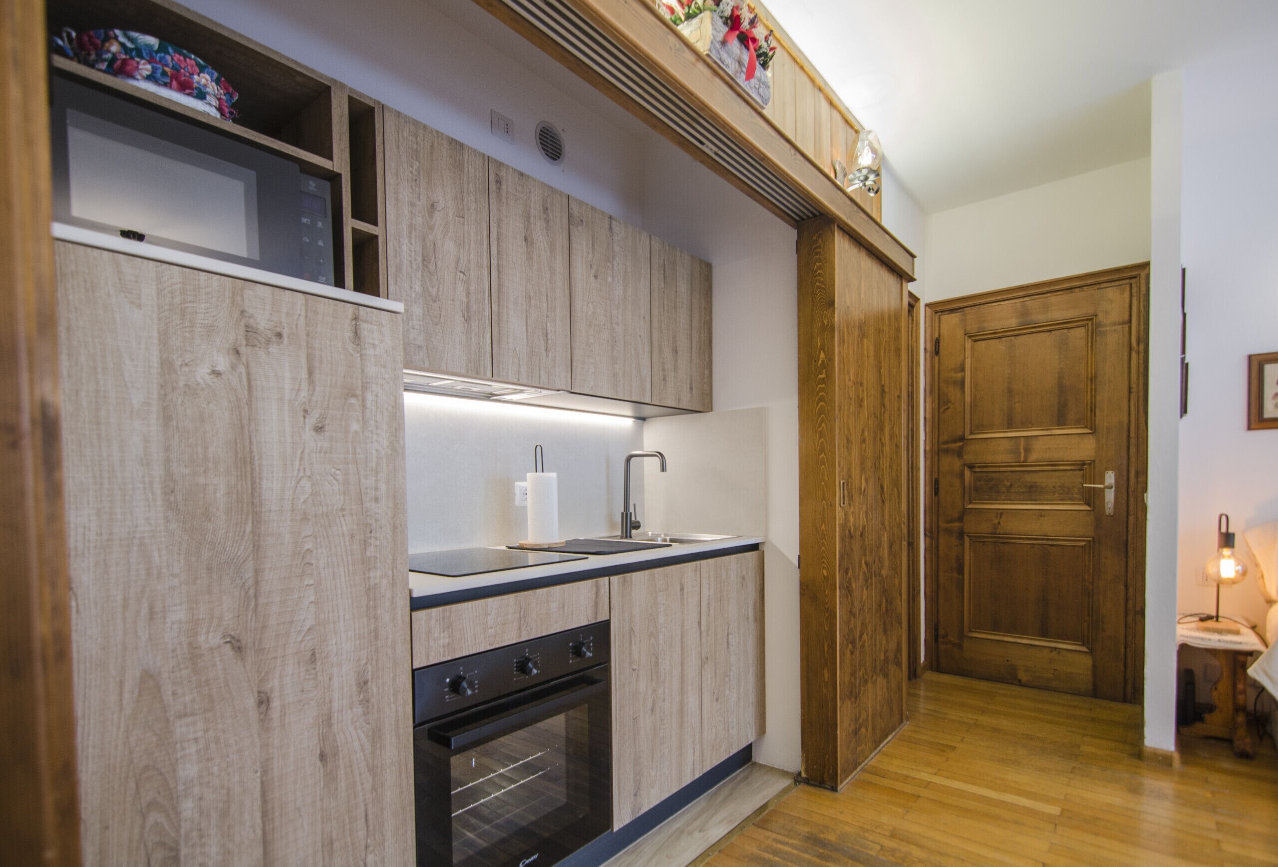 冰箱、微波炉、烤箱、洗碗机