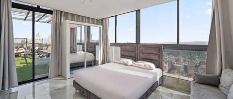 5 bedrooms, WiFi, bed sheets