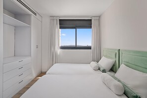 5 bedrooms, WiFi, bed sheets