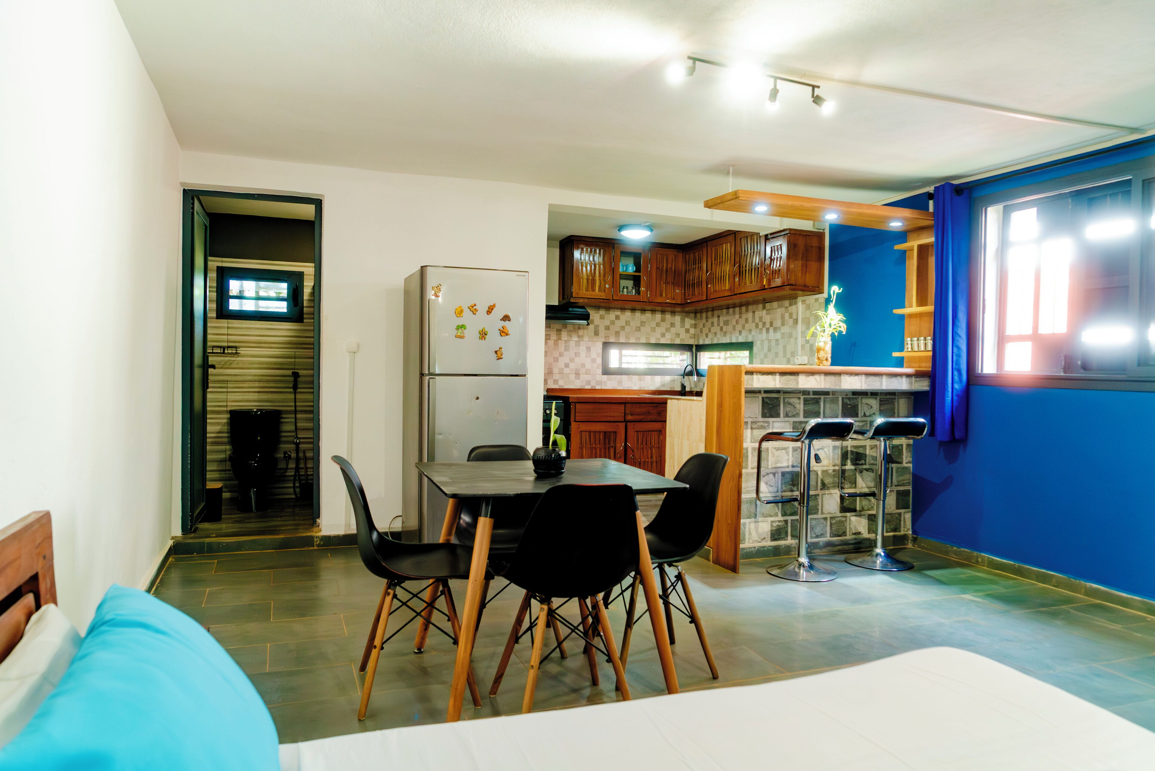 Suite monolocale Classic, balcone, vista giardino | Una cassaforte in camera, ferro/asse da stiro, Wi-Fi gratuito