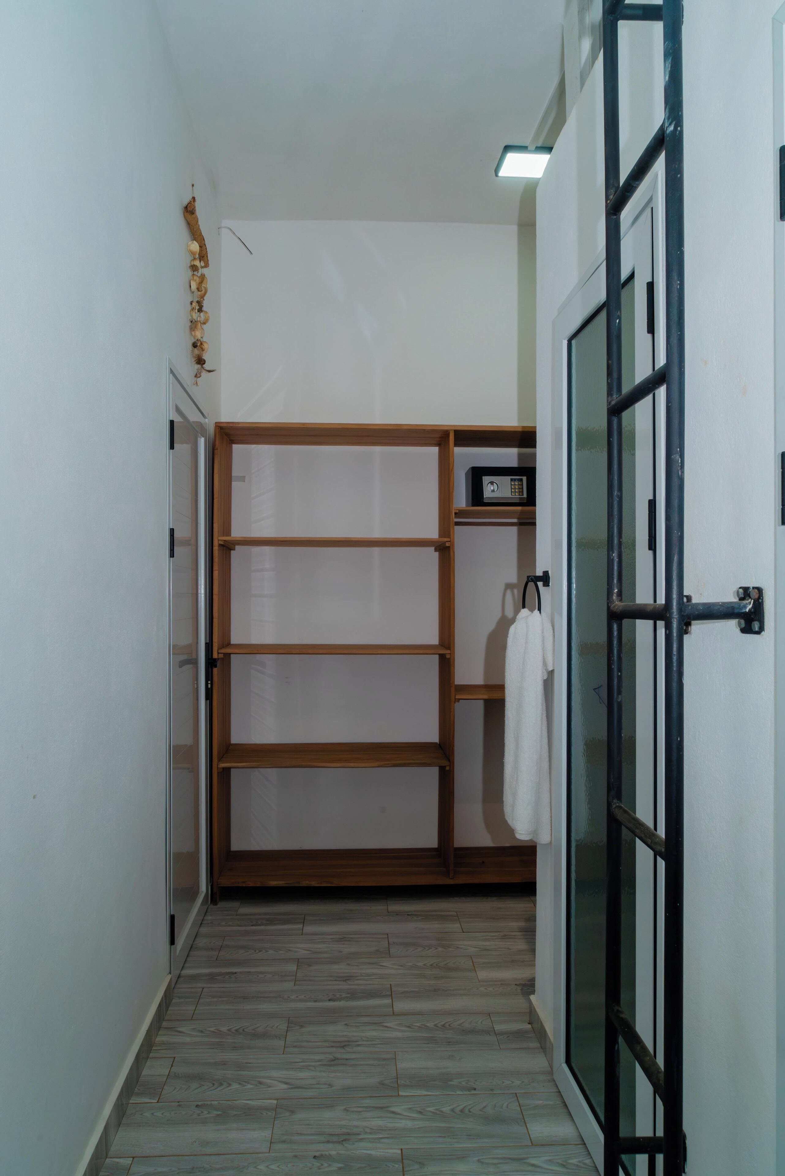 Classic Apartment, 3 Bedrooms, Balcony, Garden View | Bathroom