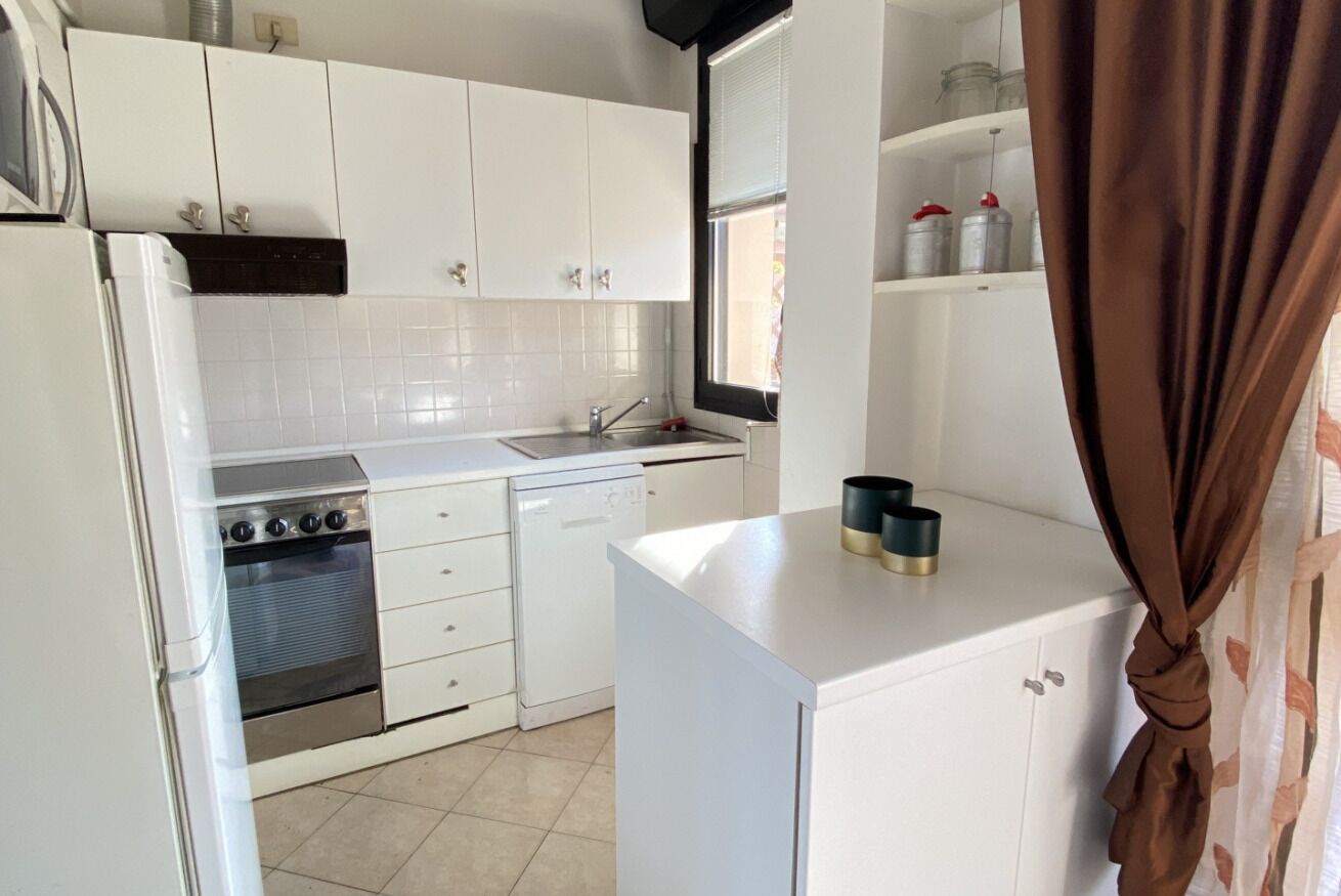 Kühlschrank, Mikrowelle, Geschirrspüler