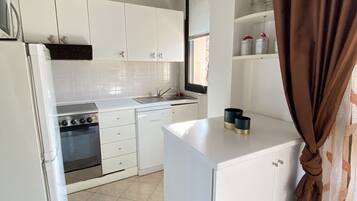 Réfrigérateur, micro-ondes, lave-vaisselle