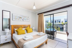 Desk, iron/ironing board, free WiFi - The Sandown 178 by CTHA (Cape Town)