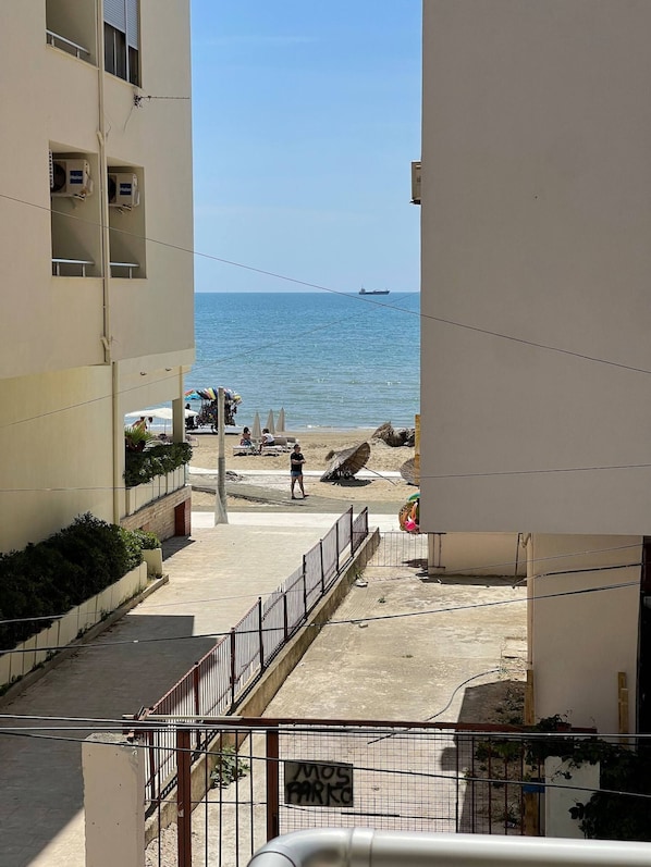 Beach - Turtle - Apartment Near the Beach (Durrës)