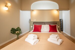1 bedroom, iron/ironing board, travel crib, free WiFi - House of the Rooster in Center Town (Lucca)