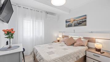 1 bedroom, iron/ironing board, WiFi, bed sheets