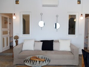 Living area - Premier 2 Bedroom House with Private Pool (Mykonos)