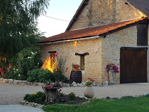 Chambre d’hôtes « Chambre Double Carpediem Bergerac » avec jardin commun, Wi-Fi et climatisation