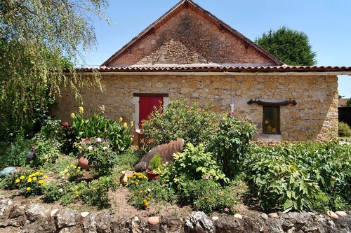 Guest Room “Chambre Familiale Carpediem” with Shared Garden, Wi-Fi, and Air Conditioning