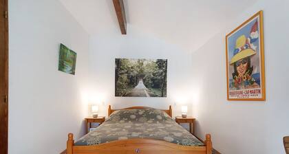 Carpediem Family Room B&B with Shared Garden, Wi-Fi, and Air Conditioning