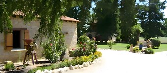 Carpediem Family Room B&B with Shared Garden, Wi-Fi, and Air Conditioning