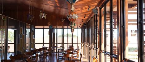 Daily full breakfast (IDR 100000 per person)