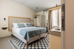 Chambre Double Supérieure, vue mer | Coffres-forts dans les chambres, rideaux occultants