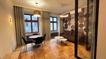 Comfort Apartment, 1 Queen Bed with Sofa bed, Kitchenette | Living area