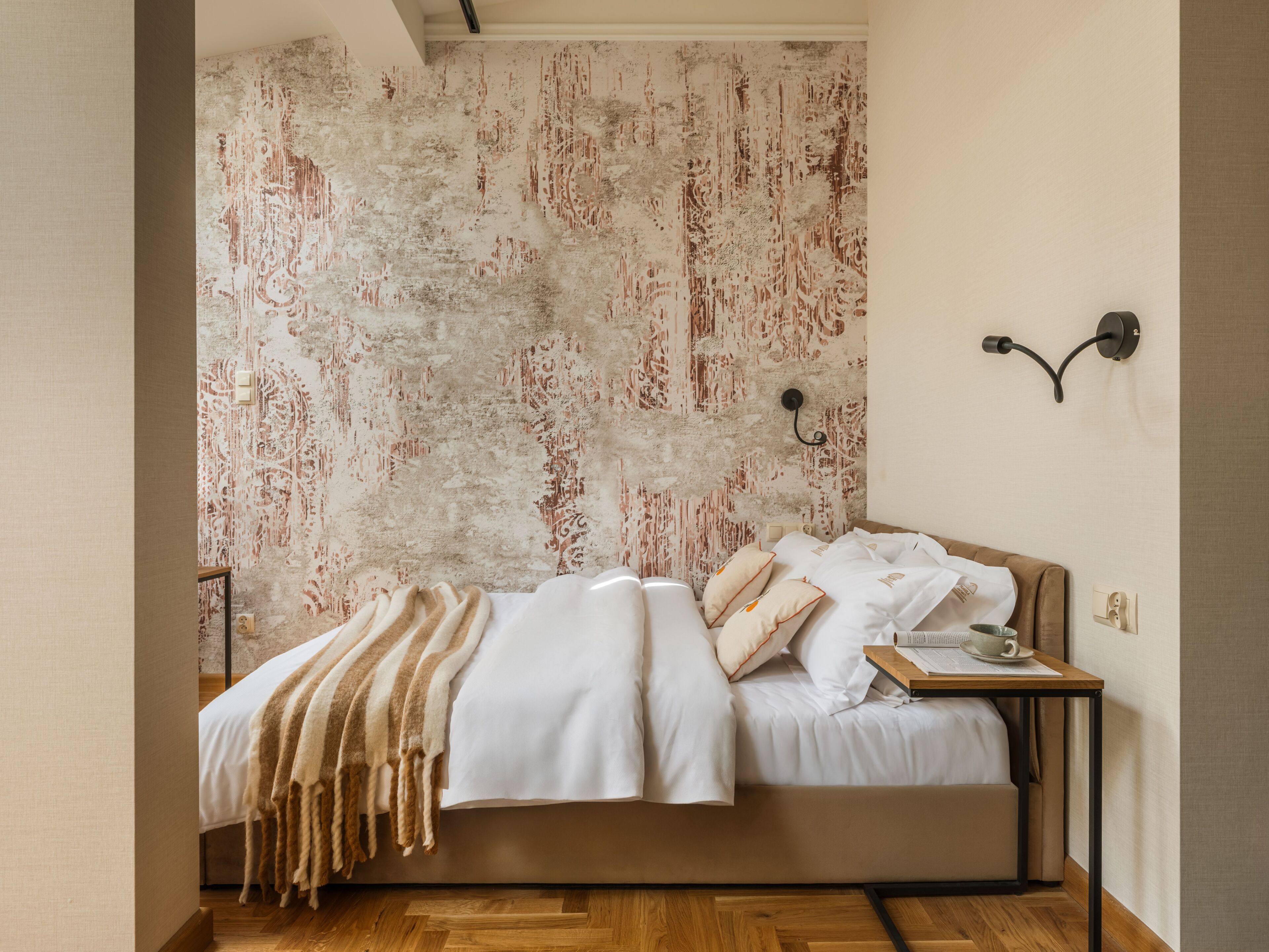 Superior Studio Suite, 1 Queen Bed with Sofa bed, Kitchenette | Iron/ironing board, free WiFi