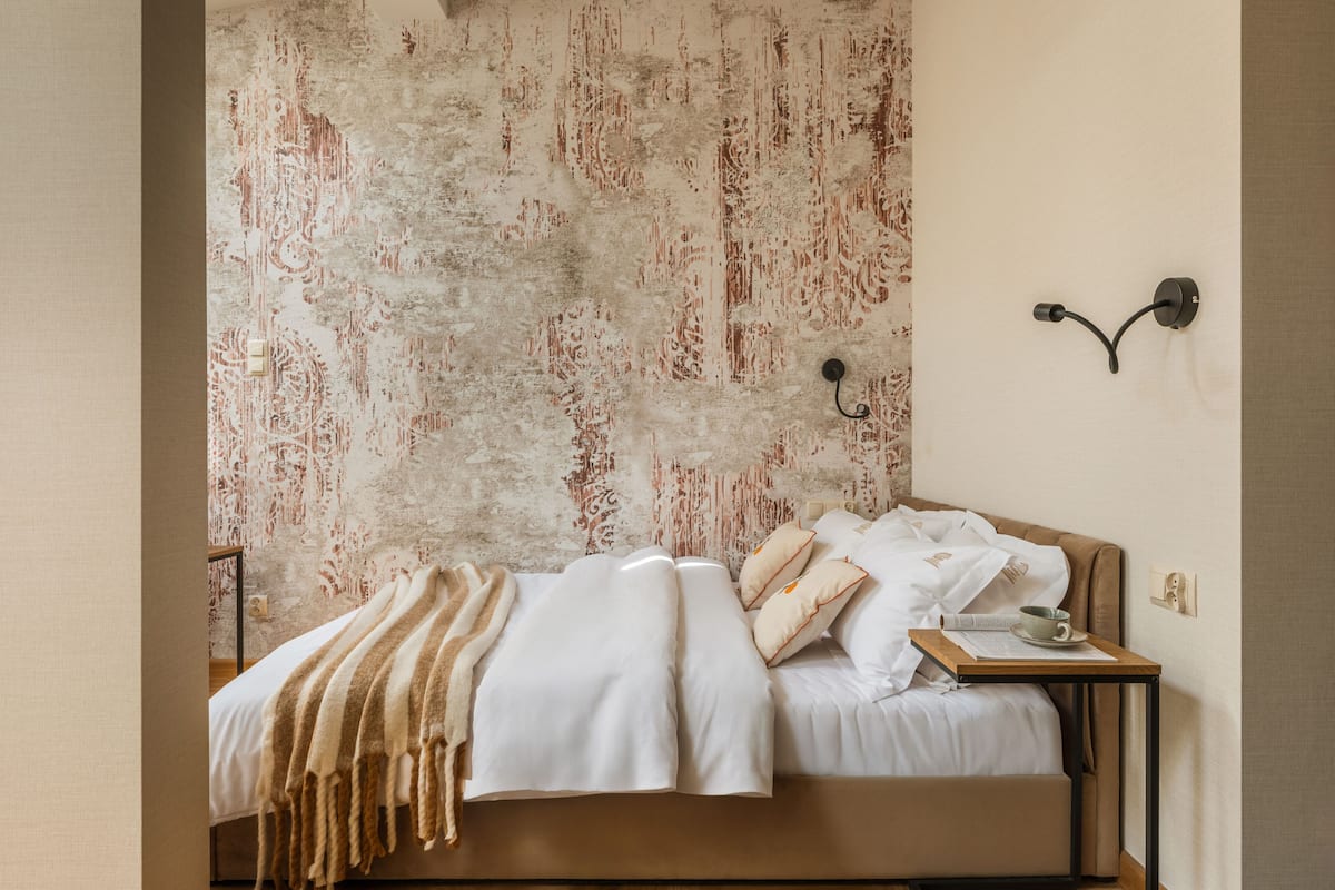 Iron/ironing board, free WiFi