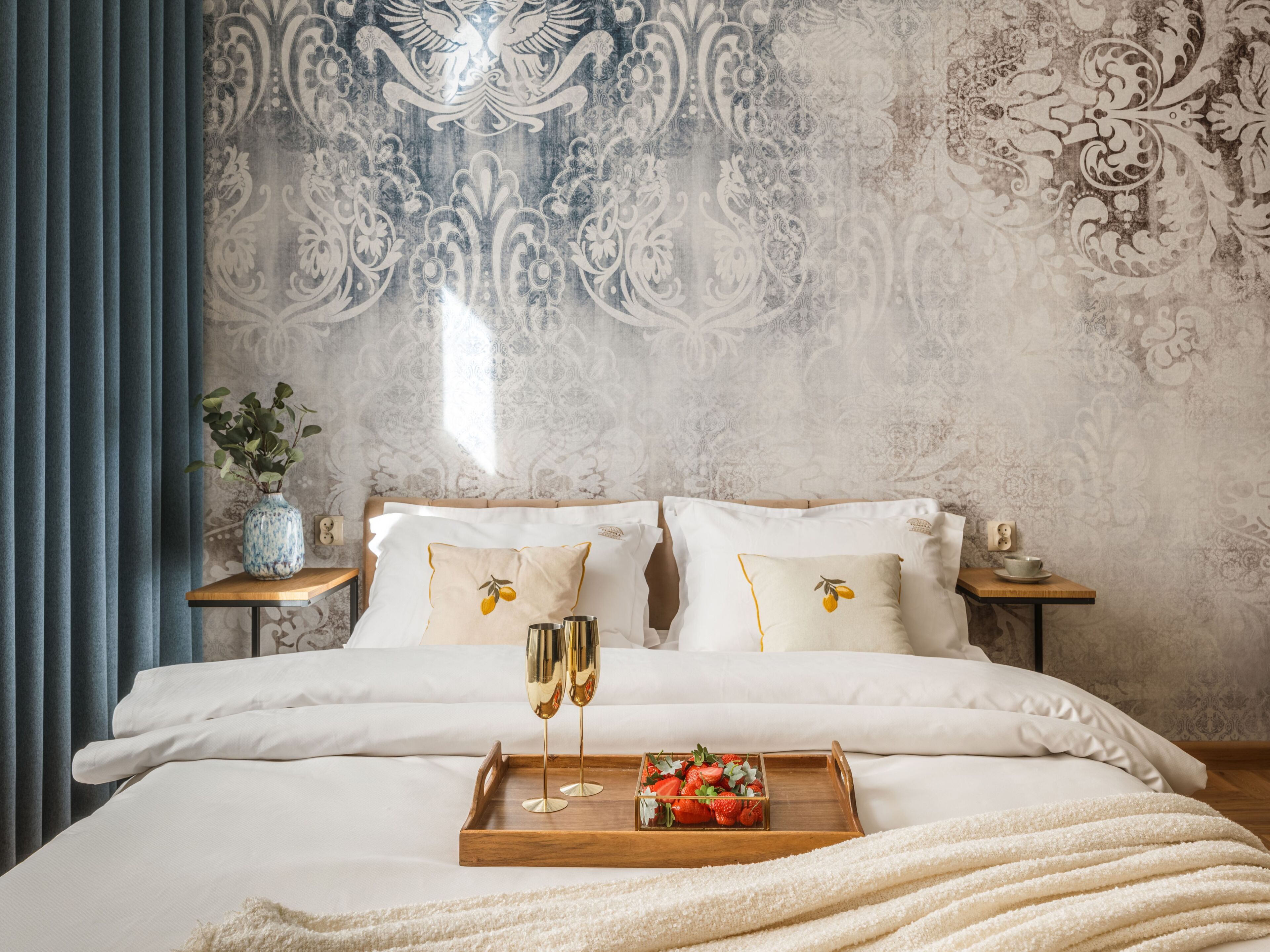 Comfort Studio Suite, 1 Queen Bed, Kitchenette | Iron/ironing board, free WiFi