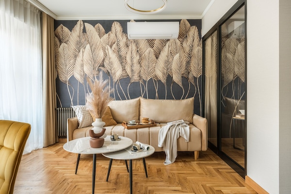 Comfort Apartment, 1 Queen Bed with Sofa bed, Kitchenette | Living area | Flat-screen TV