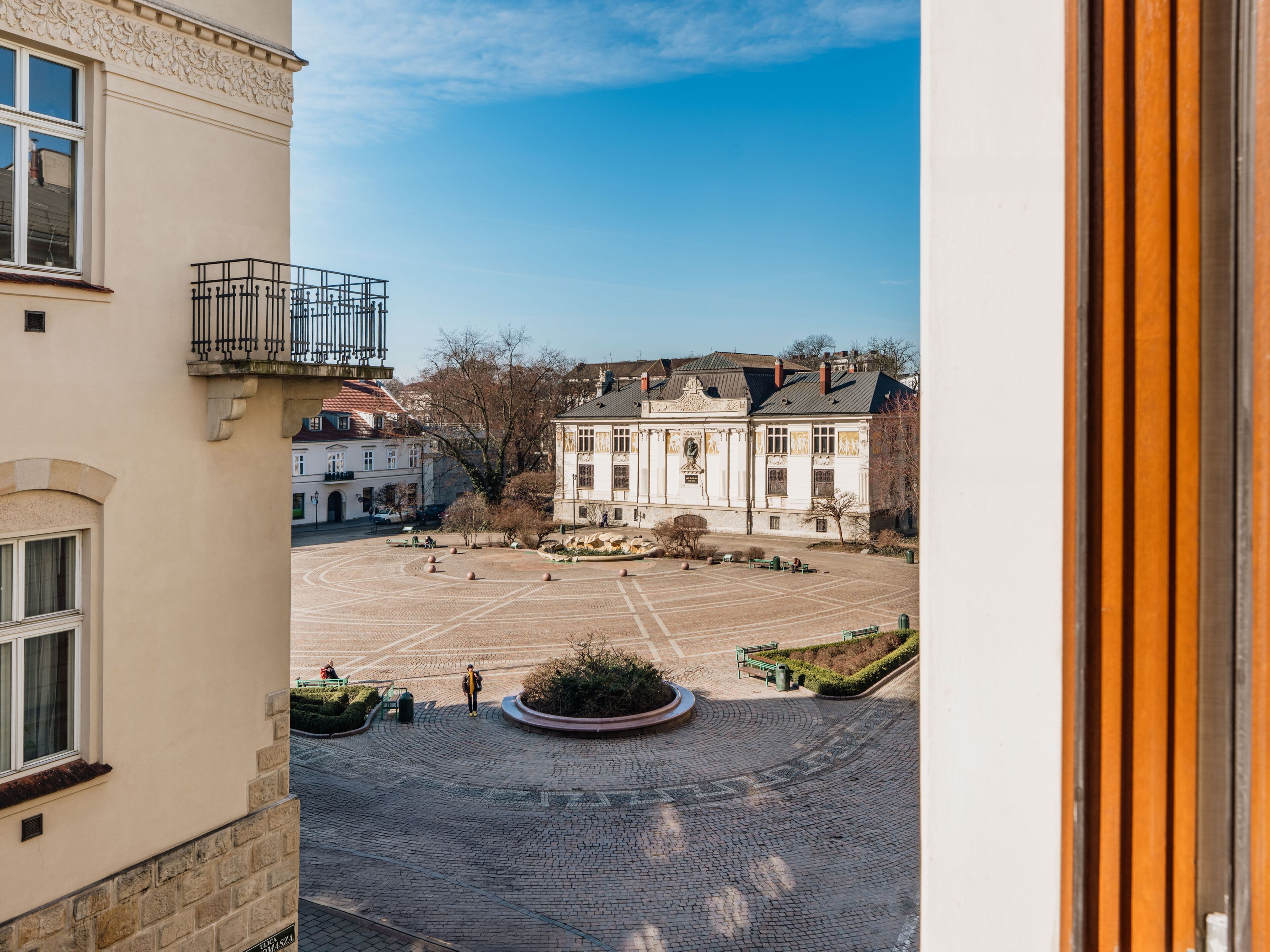 Comfort Studio Suite, 1 Queen Bed, Kitchenette | View from room