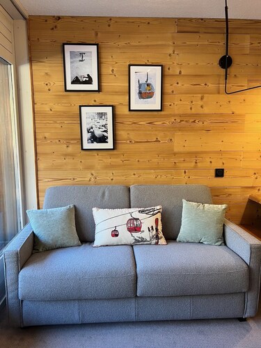 Arc 2000. Charming ski-in/ski-out studio