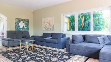Apartamento básico | Sala de estar