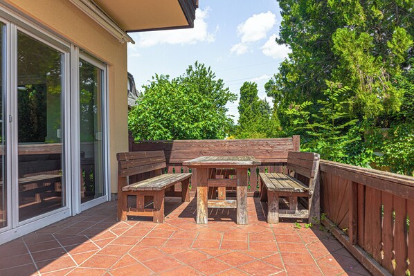 Garden - Luxury Garden Villa Sleeps 16 Guests (Vienna)